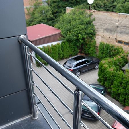 Ring Inn Apartments Obrenovac  エクステリア 写真