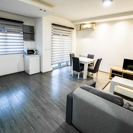 Ring Inn Apartments Obrenovac  エクステリア 写真