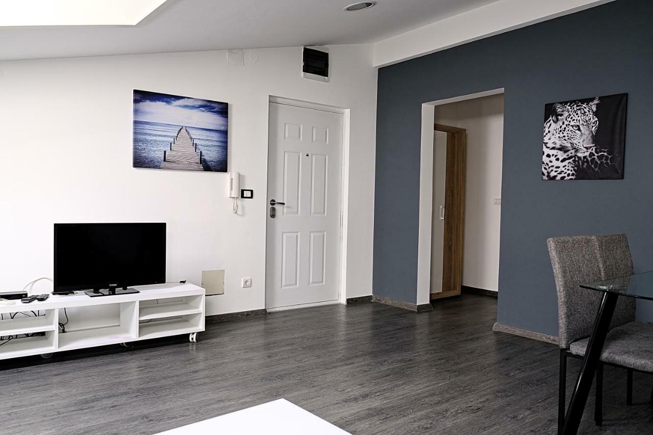 Ring Inn Apartments Obrenovac  エクステリア 写真